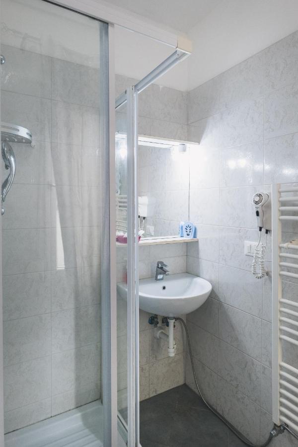 Bulldog Station Apartments With Private Wc, Ac, Tv Mestre Exteriér fotografie