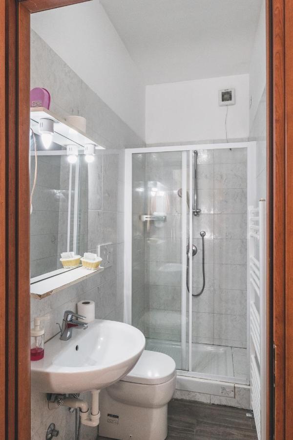 Bulldog Station Apartments With Private Wc, Ac, Tv Mestre Exteriér fotografie