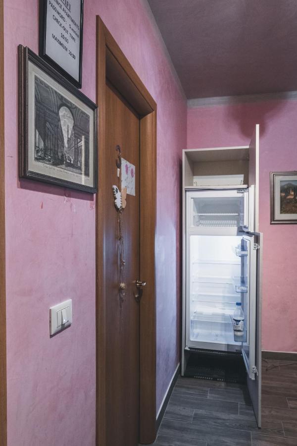 Bulldog Station Apartments With Private Wc, Ac, Tv Mestre Exteriér fotografie