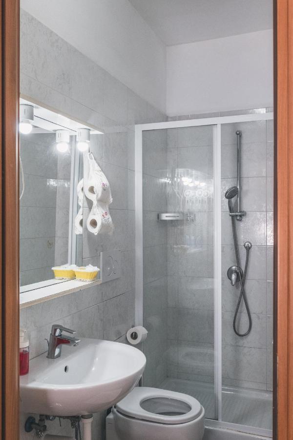 Bulldog Station Apartments With Private Wc, Ac, Tv Mestre Exteriér fotografie